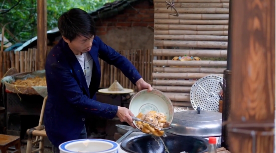 【顯影中國】&ldquo;帥農(nóng)鳥哥&rdquo;：請你叫我&ldquo;新農(nóng)人&rdquo;