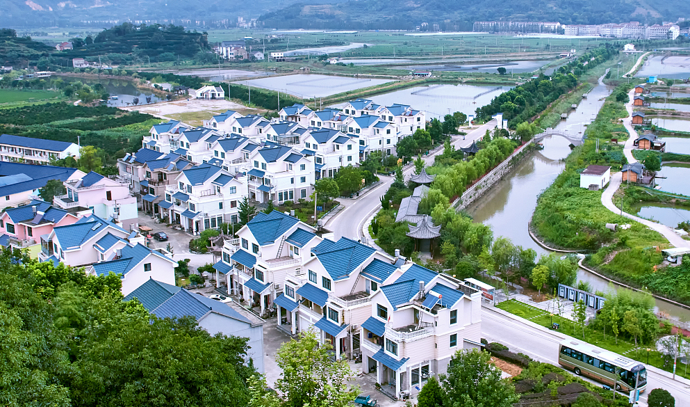 奮進(jìn)跨越，厚積成勢(shì)