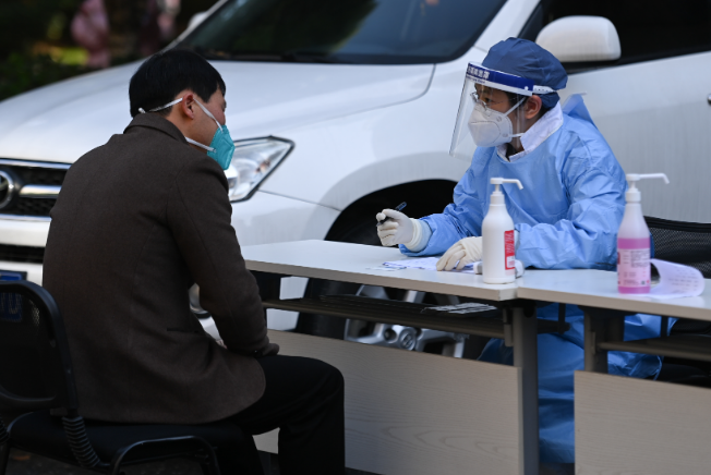 浙江杭州：&ldquo;發(fā)熱門診&rdquo;移動診療 暖心服務社區(qū)群眾