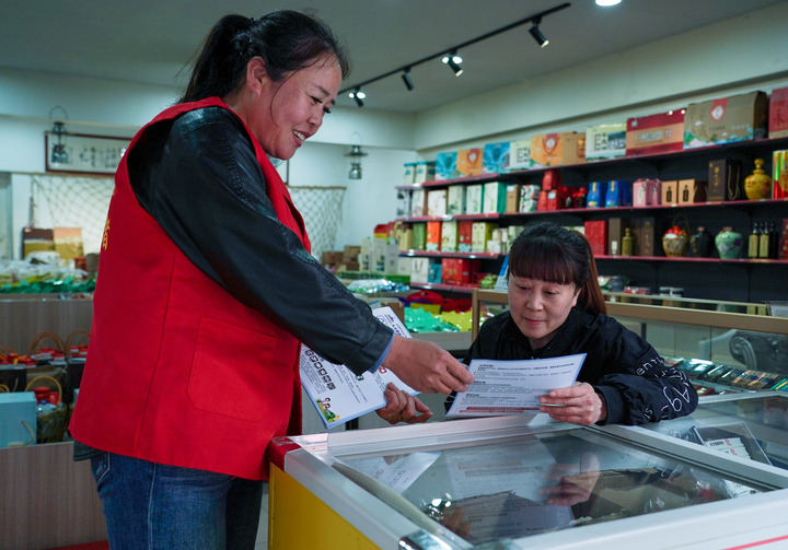 浙江建德：每天&ldquo;勞動(dòng)一小時(shí)&rdquo; 志愿服務(wù)讓城市更美