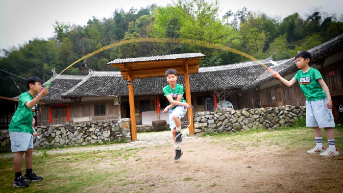 看小&ldquo;繩&rdquo;童們沉浸式打卡賽場